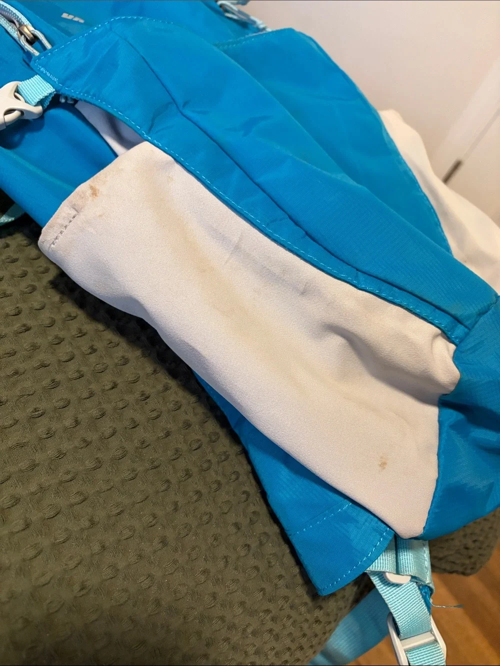 Columbia Teal and Light Gray Trail Backpack